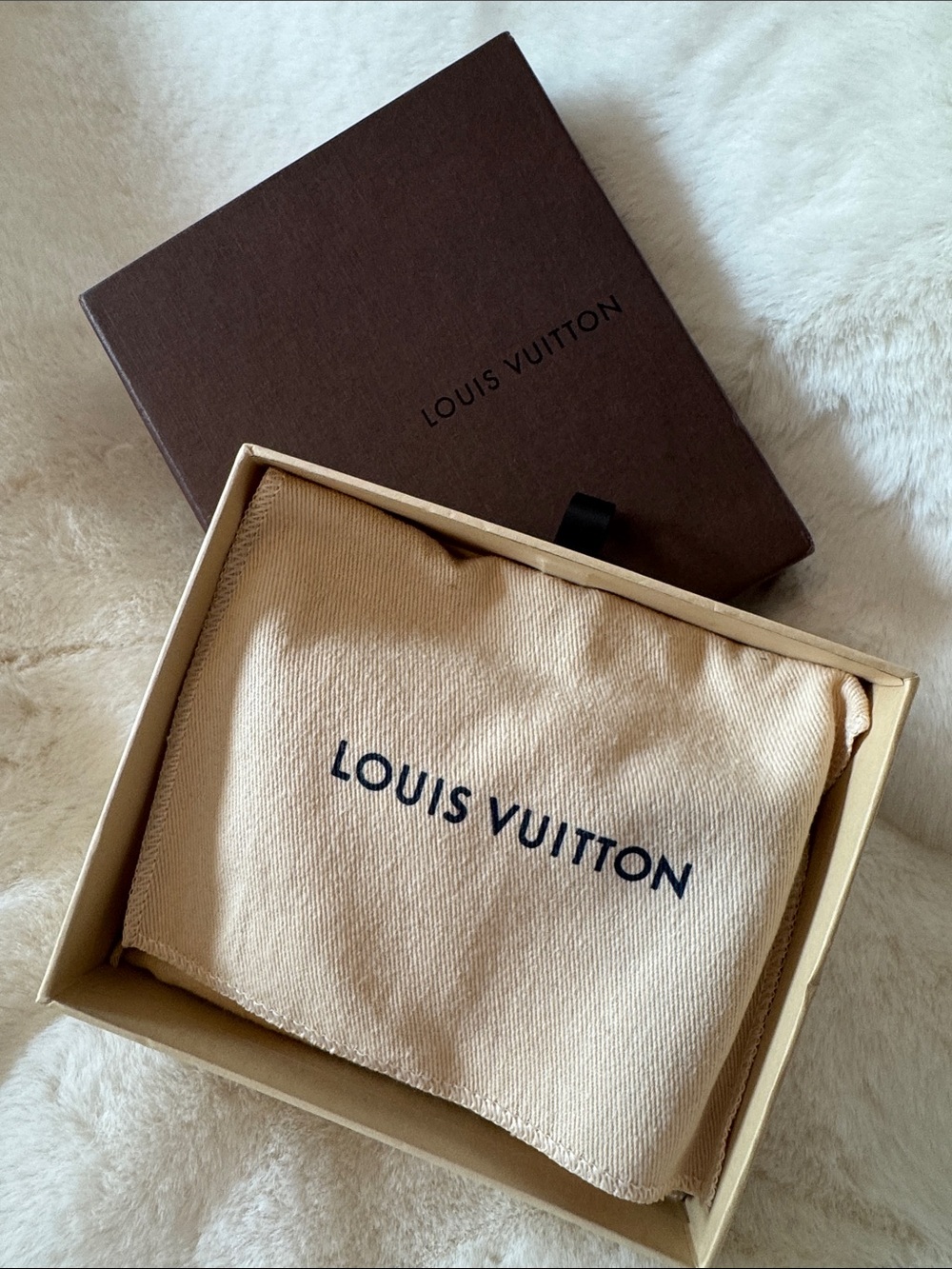 Louis Vuitton Damier Azur Zipped Wallet and coin pouch - Beige & Grey - Picture 16 of 16